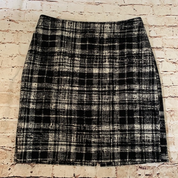 Ann Taylor Dresses & Skirts - Ann Taylor wool blend skirt